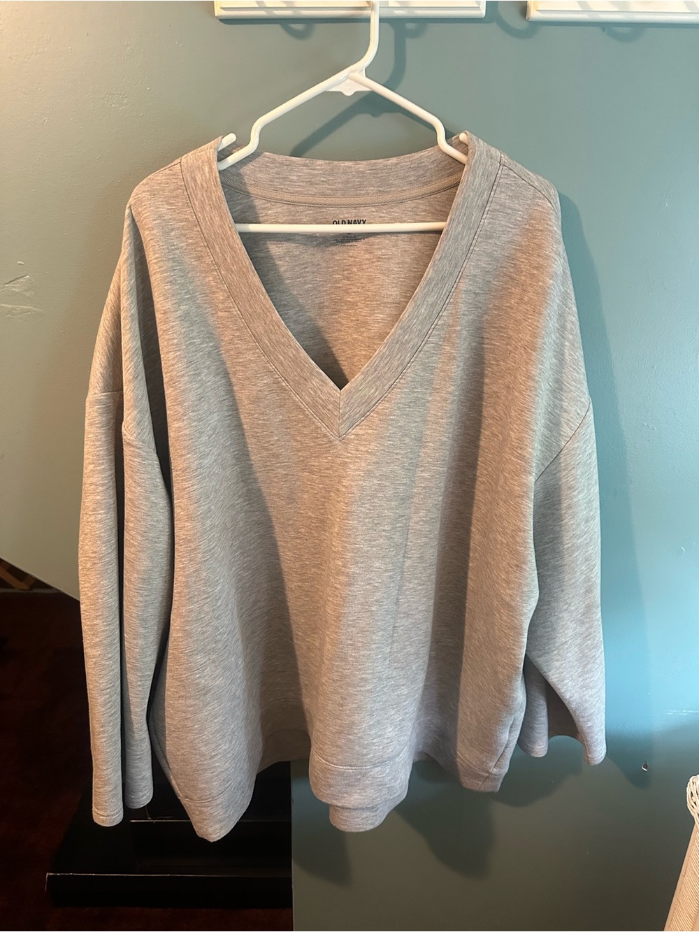 Old Navy Women's V-Neck Sweater - Heather Light Gray